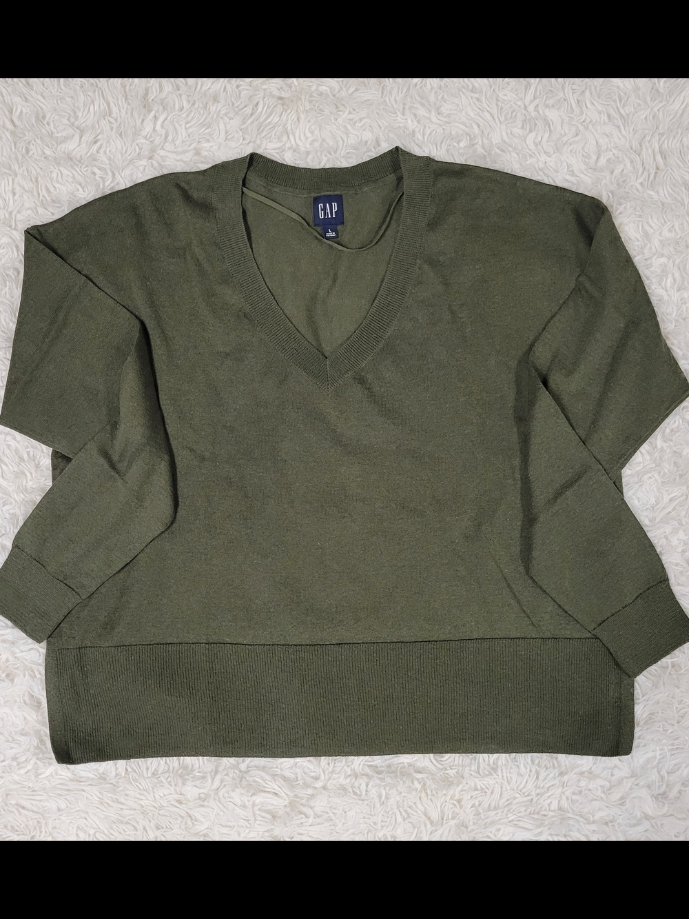 GAP Women's Linen Blend Olive V-Neck Sweater